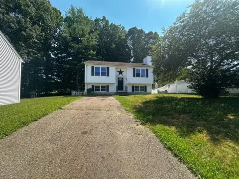 82 4th St, Worcester, MA 01602 photo 2