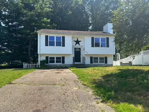 82 4th St, Worcester, MA 01602