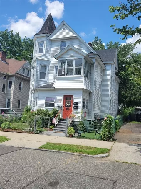 68 Waverly St, Springfield, MA 01107 photo 3