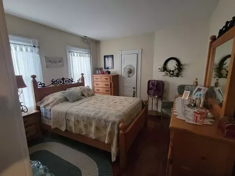 68 Waverly St, Springfield, MA 01107 photo 13