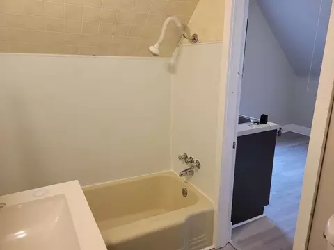 68 Waverly St, Springfield, MA 01107 photo 21