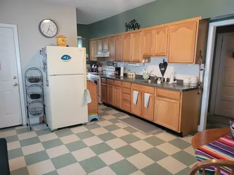 68 Waverly St, Springfield, MA 01107 photo 8