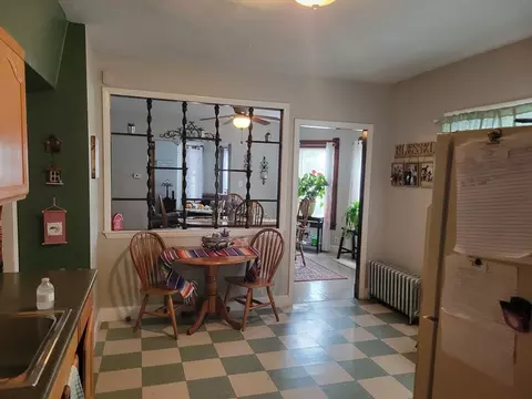 68 Waverly St, Springfield, MA 01107 photo 9