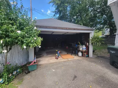 68 Waverly St, Springfield, MA 01107 photo 6