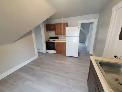 68 Waverly St, Springfield, MA 01107 photo 15