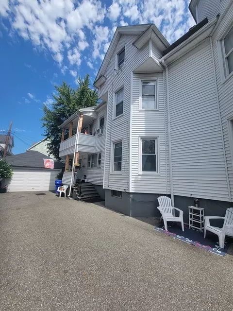 68 Waverly St, Springfield, MA 01107 photo 5