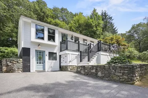 7 Harris Ave, Millbury, MA 01527