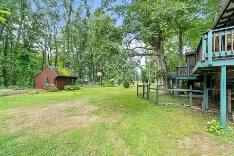 25 Cushing St, Salisbury, MA 01952 photo 4