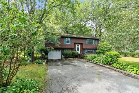 25 Cushing St, Salisbury, MA 01952 photo 3