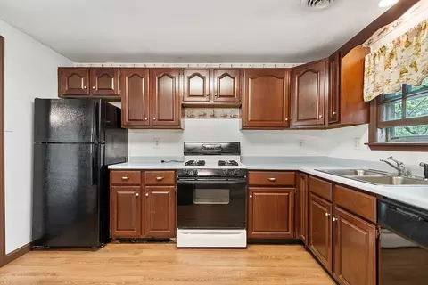 25 Cushing St, Salisbury, MA 01952 photo 13