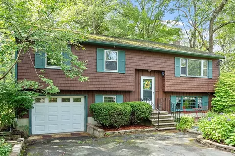 25 Cushing St, Salisbury, MA 01952 photo 2