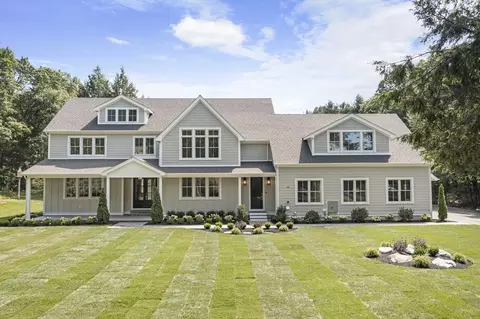 42 Hartford St, Dover, MA 02030