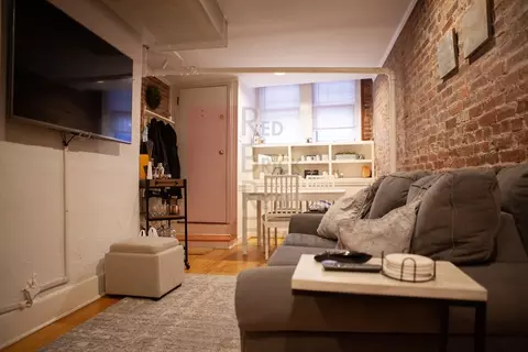 76 Phillips St #A, Boston, MA 02114