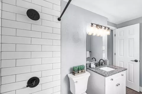 Bath - 57 Warebrook Vlg, Ware, MA 01082 photo 5 of 5