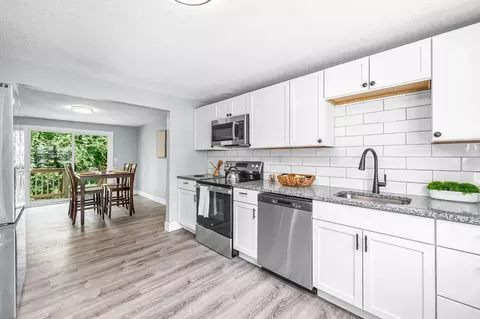 57 Warebrook Vlg, Ware, MA 01082