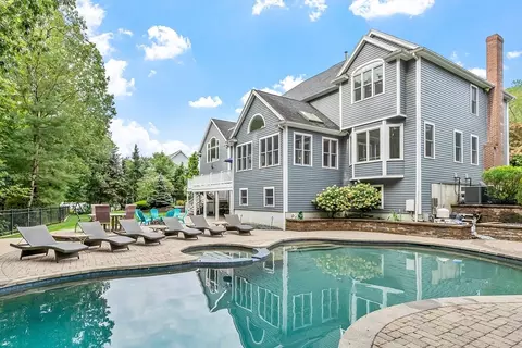 125 Lancaster Rd, North Andover, MA 01845