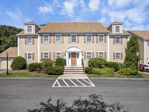 58 Weatherly Dr #58, Salem, MA 01970
