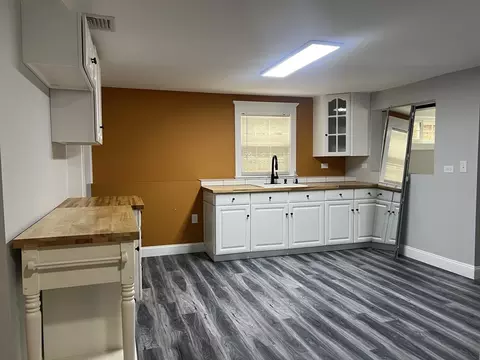 11 Leroy Pl, Springfield, MA 01104 photo 8