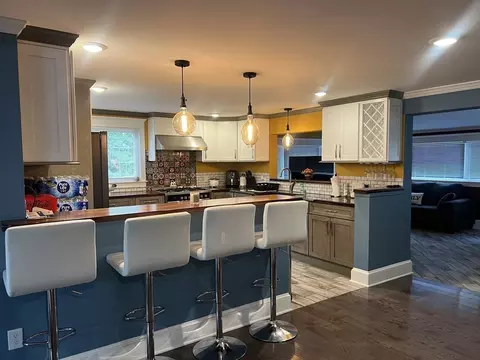 11 Leroy Pl, Springfield, MA 01104 photo 5