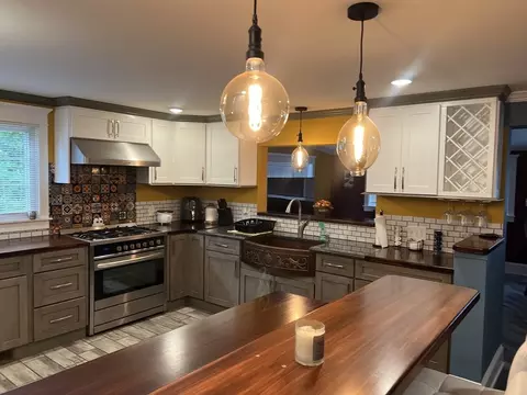 11 Leroy Pl, Springfield, MA 01104 photo 3