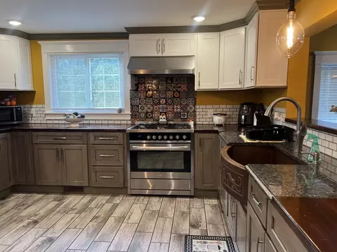 11 Leroy Pl, Springfield, MA 01104 photo 4