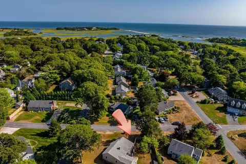 37 Fourth Ave, Hyannis, MA 02601