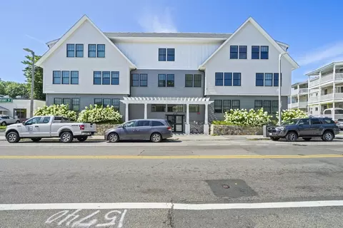 67-69 Cummins Hwy #101, Roslindale, MA 02131