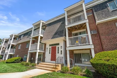 47 Will Dr #114, Canton, MA 02021