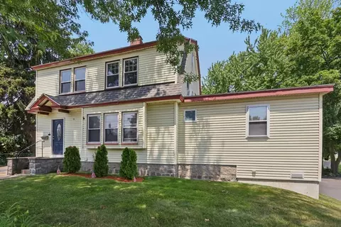 3 Lynnfield St, Peabody, MA 01960