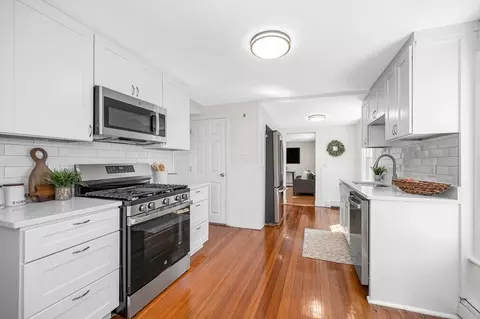 17 Swains Pond Ave, Melrose, MA 02176