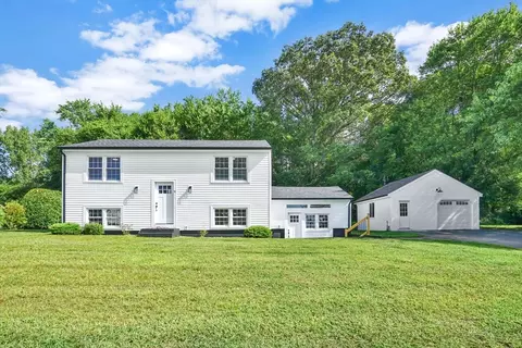 51 Bradford Dr, Feeding Hills, MA 01030