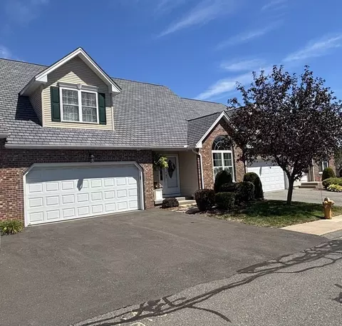 30 Wynnfield Cir #30, Southwick, MA 01077