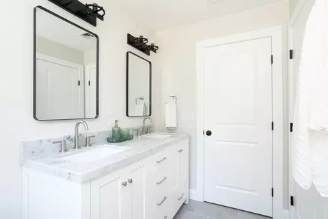 Bath - 65 Great Neck Rd, Wareham, MA 02571 photo 7 of 10