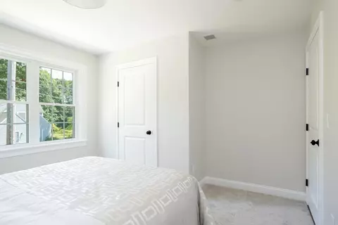 Bedroom - 65 Great Neck Rd, Wareham, MA 02571 photo 5 of 10