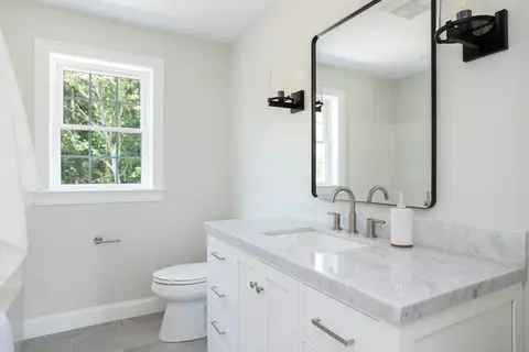 Bath - 65 Great Neck Rd, Wareham, MA 02571 photo 6 of 10