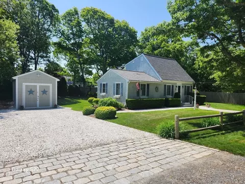 14 Maine Ave, Yarmouth, MA 02673