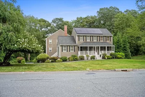 104 Alana Dr, Northbridge, MA 01534