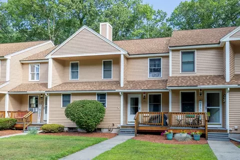 121 Morningside St #121, Leominster, MA 01453