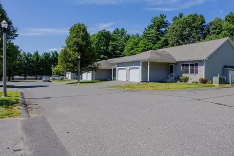 39 Pinecrest Dr #39, Chicopee, MA 01020 photo 2
