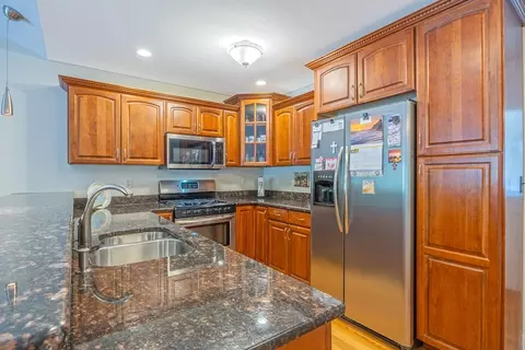 39 Pinecrest Dr #39, Chicopee, MA 01020 photo 6