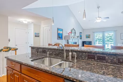 39 Pinecrest Dr #39, Chicopee, MA 01020 photo 9