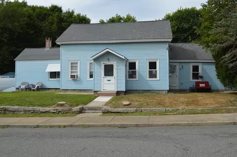 32-34 Elm St, Uxbridge, MA 01569