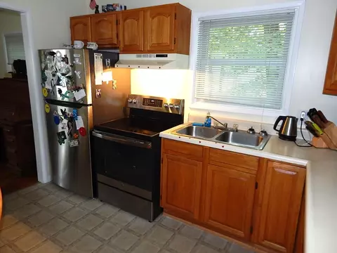 70 Brattle St, Athol, MA 01331 photo 8