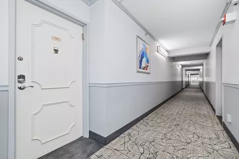 250 Hammond Pond Pkwy #707S, Chestnut Hill, MA 02467