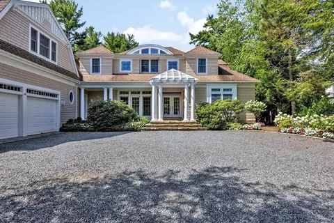 68 The Hts, Mashpee, MA 02649 photo 2