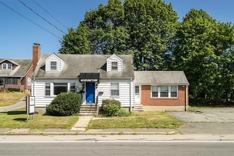 192 Lexington St, Woburn, MA 01801