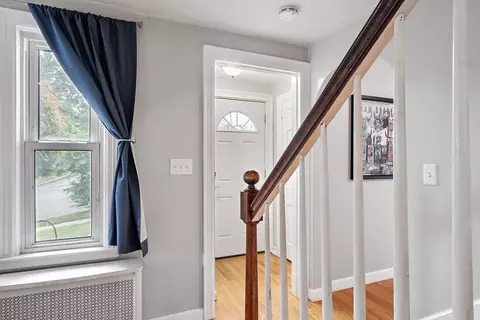 Entry Way - 16 Zenith Dr, Worcester, MA 01602 photo 2 of 2