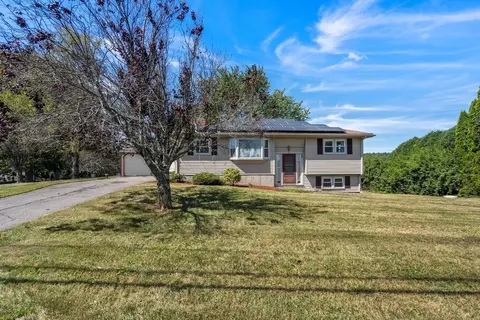 35 Pleasant St, Oxford, MA 01537