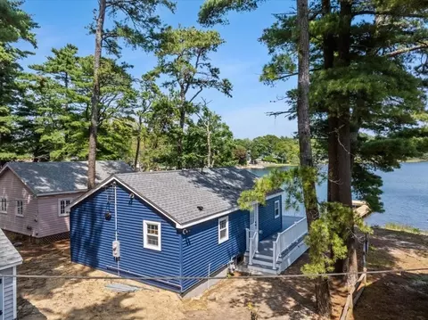 37 Pine Lake Dr, Wareham, MA 02538 photo 4