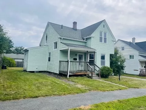 18 Dell Ave, Worcester, MA 01604